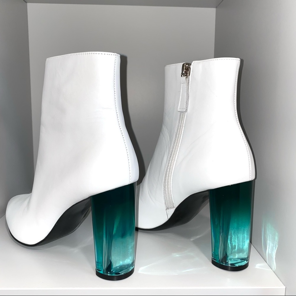 Brand new w/box Helena and Kristie White booties - Picture 10 of 14